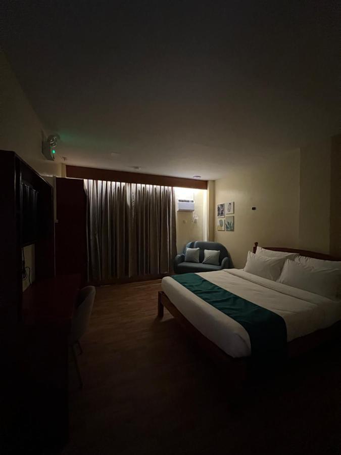 Rufana Suites Moalboal Exterior photo